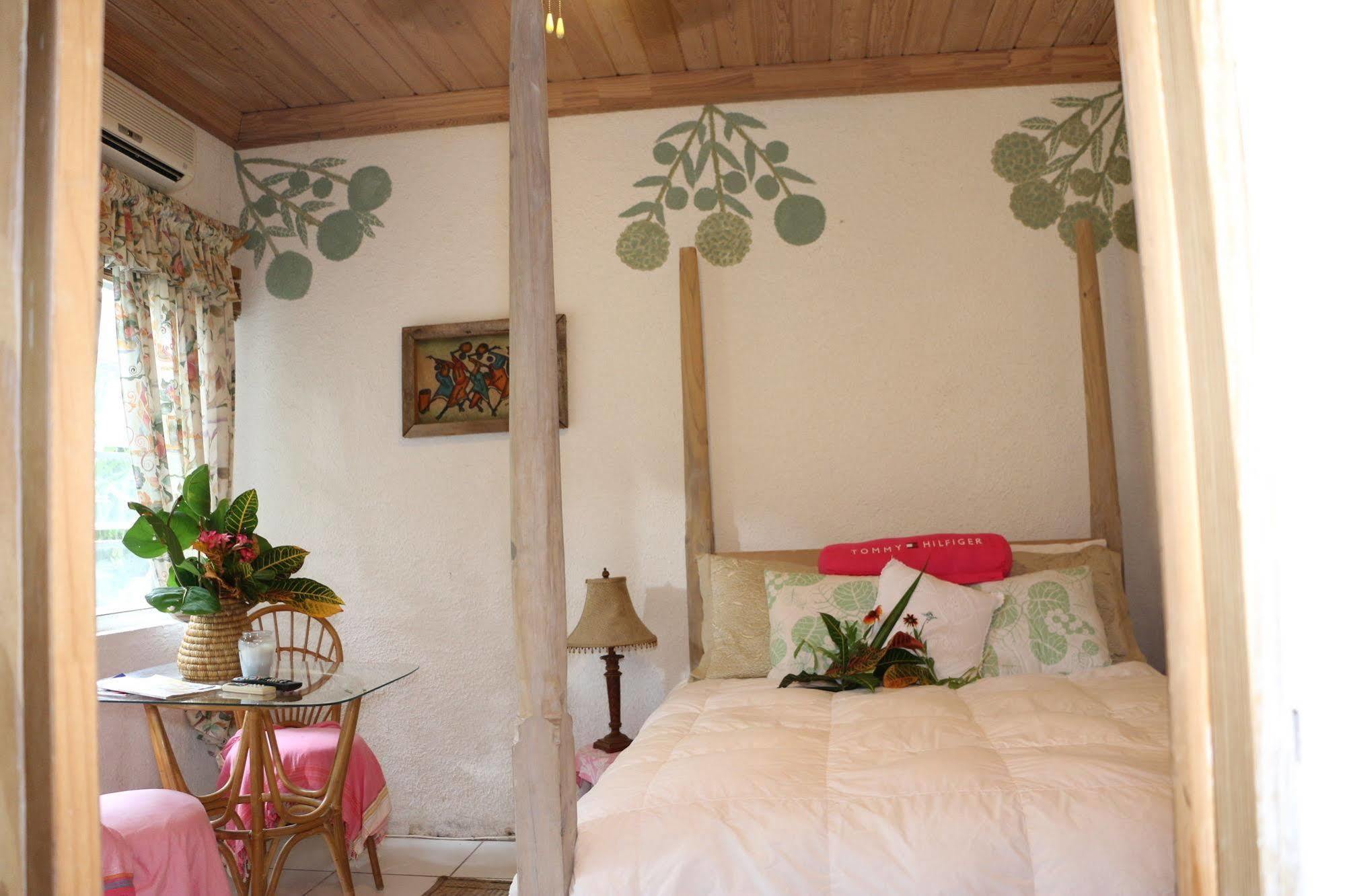 The Sugar Apple Lodging Dunmore Town 외부 사진