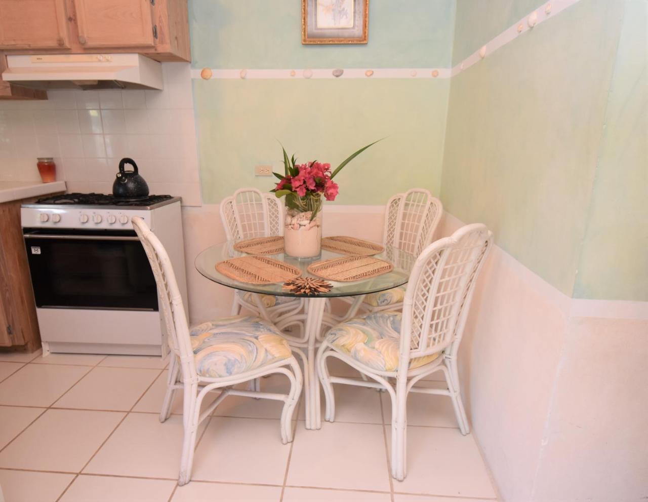 The Sugar Apple Lodging Dunmore Town 외부 사진